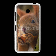 Coque Nokia Lumia 635 Portrait d'un écureuil avec une noisette