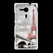 Coque Sony Xpéria SP Tour Eiffel rouge sur fond en noir et blanc