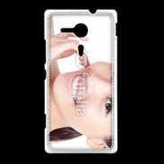 Coque Sony Xpéria SP Femme asiatique glamour et souriante