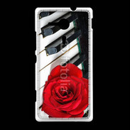 Coque Sony Xpéria SP Rose sur un piano