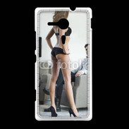 Coque Sony Xpéria SP Femme debout en lingerie sexy devant homme 