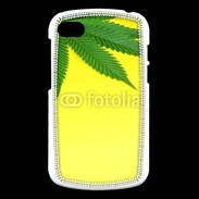 Coque Blackberry Q10 Feuille de cannabis sur fond jaune 2