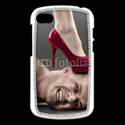 Coque Blackberry Q10 Homme sous escarpin 2