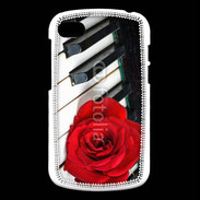 Coque Blackberry Q10 Rose sur un piano