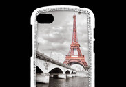 Coque Blackberry Q10 Tour Eiffel rouge sur fond en noir et blanc