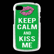 Coque Blackberry Q10 Keep Calm Kiss me Vert
