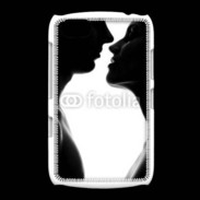 Coque BlackBerry 9720 Couple d'amoureux en noir et blanc