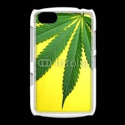 Coque BlackBerry 9720 Feuille de cannabis sur fond jaune