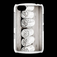 Coque BlackBerry 9720 Bouchons de bouteille de vin en noir et blanc 12