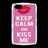Coque BlackBerry 9720 Keep Calm Kiss me Rose