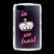 Coque BlackBerry 9720 In Queen We trust Rouge ZG