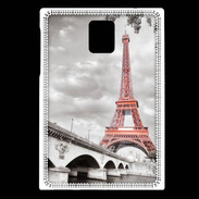 Coque Blackberry Passport Tour Eiffel rouge sur fond en noir et blanc