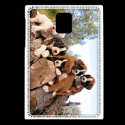 Coque Blackberry Passport Chiots Boxer sur un tronc d''arbre