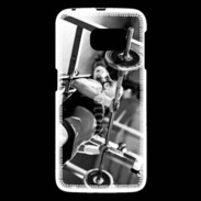 Coque Samsung Galaxy S6 Femme sur un banc de musculation