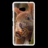 Coque Nokia Lumia 640 LTE Portrait d'un écureuil avec une noisette