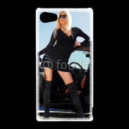 Coque Sony Xperia Z5 Compact Femme blonde sexy voiture noire