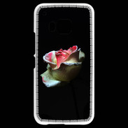 Coque HTC One M9 Belle rose sur fond noir PR