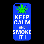 Coque iPhone 5/5S Premium Keep Calm Smoke it Bleu