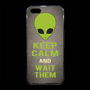 Coque iPhone 5/5S Premium Keep Calm and Wait Alien Gris
