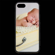 Coque iPhone 7 Premium Bébé dormant dans un tiroir