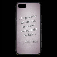 Coque iPhone 7 Premium Pessimiste Rose Citation Oscar Wilde