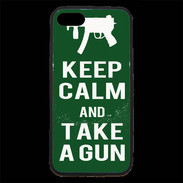 Coque iPhone 7 Premium Keep Calm Take a gun Vert