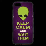 Coque iPhone 7 Premium Keep Calm and Wait Alien Violet