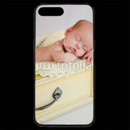 Coque iPhone 7 Plus Premium Bébé dormant dans un tiroir