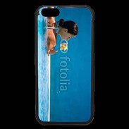 Coque iPhone 6 Premium Femme sirotant un cocktail face à la mer