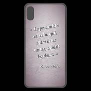Coque  iPhone XS Max Premium Pessimiste Rose Citation Oscar Wilde