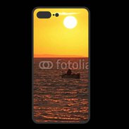 Coque  Iphone 8 Plus PREMIUM Levé de soleil et bateau de pêche en mer