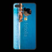 Coque  Iphone 8 Plus PREMIUM Femme sirotant un cocktail face à la mer