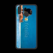 Coque  Huawei P20 Lite PREMIUM Femme sirotant un cocktail face à la mer