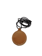 Pendentif de protection en cuir WP1